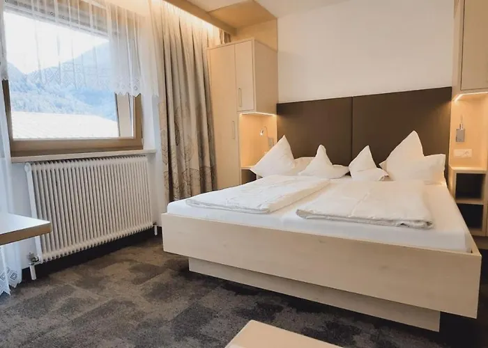 Гостевой дом Fruehstueckspension Rehwinkl Зёльден