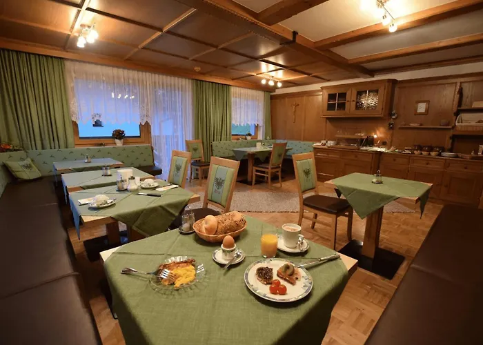 Fruehstueckspension Rehwinkl Πανσιόν Ζόλντεν